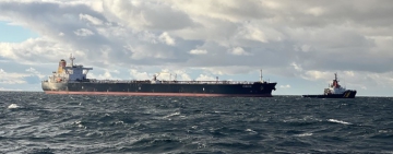 Турски танкер с руски петрол е ударен край Сенегал — обстрел или саботаж?